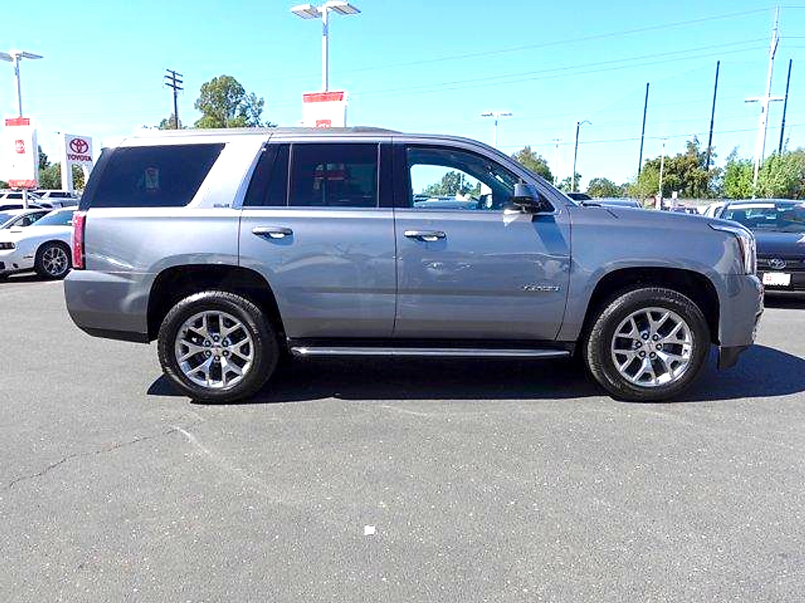 Used 2019 GMC Yukon SLE AWD/4WD video 2