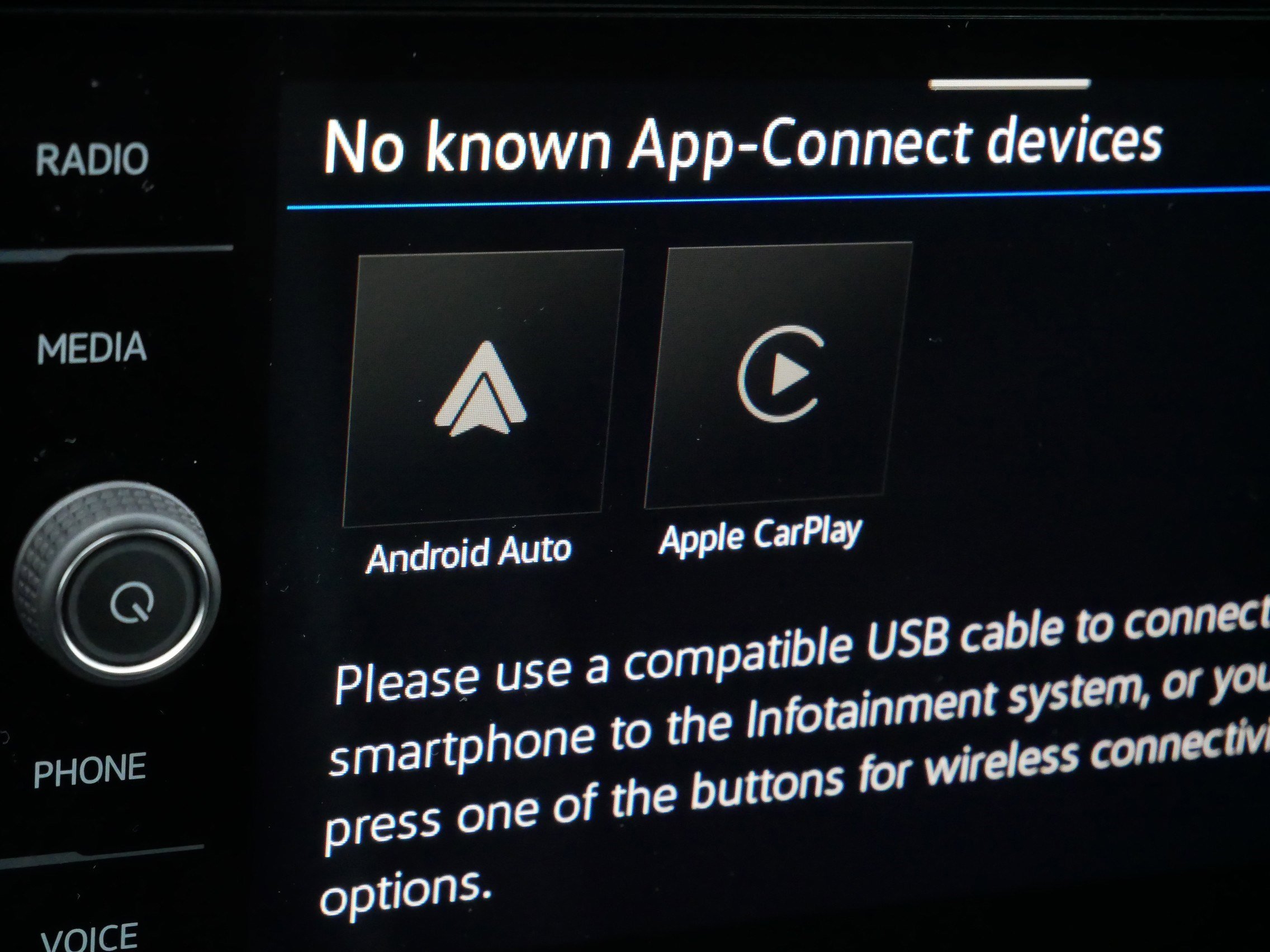 Certified 2025 Volkswagen Taos SE image 29