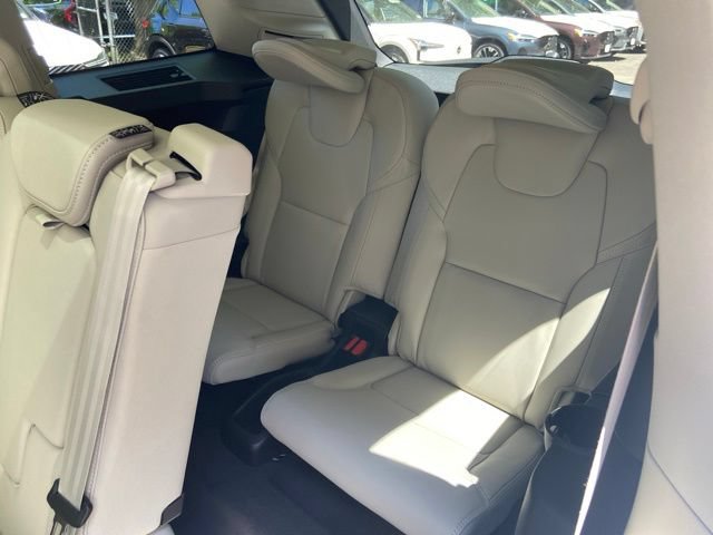 New 2026 Volvo XC90 T8 Ultra w/ Protection Package Premier AWD/4WD image 17