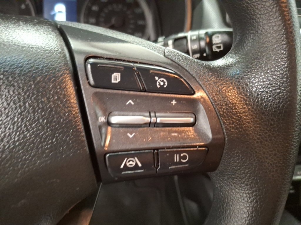 Used 2022 Hyundai Kona SEL image 19