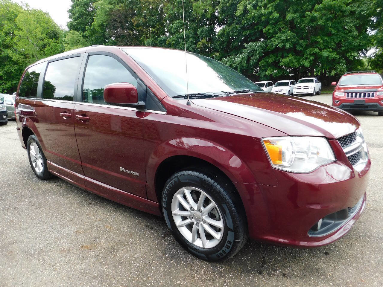 Used 2018 Dodge Grand Caravan SXT image 8