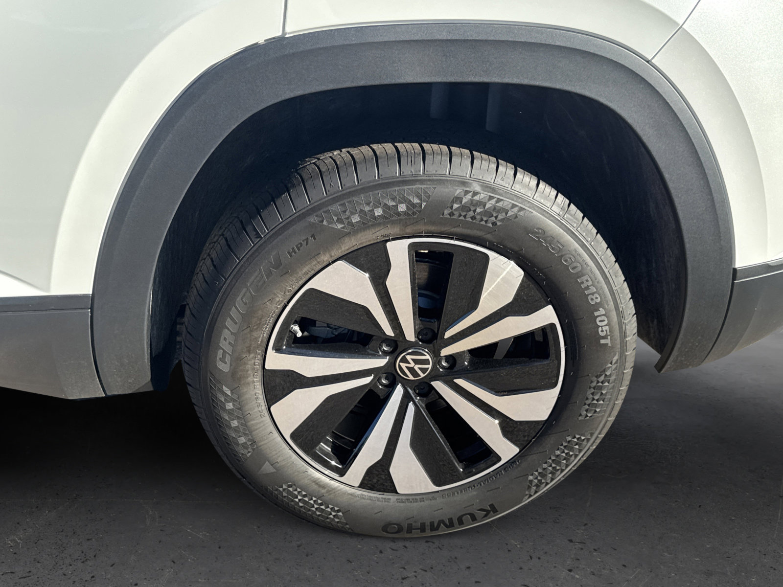 New 2026 Volkswagen Atlas Cross Sport SE image 8