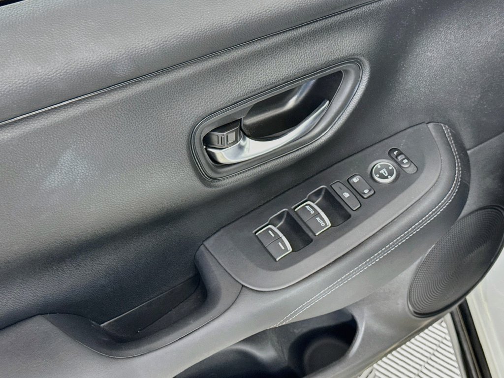 Used 2025 Honda HR-V EX-L image 17