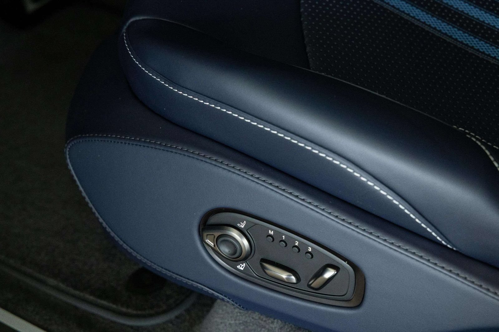 New 2026 Aston Martin DBX 707 AWD/4WD image 18