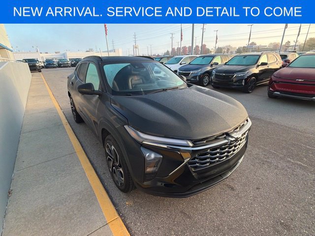 Certified 2026 Chevrolet Trax RS w/ Sunroof Package FWD image 5