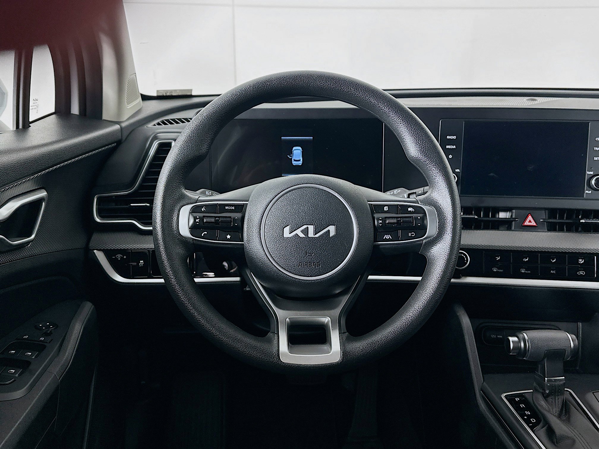 Used 2025 Kia Sportage LX image 17