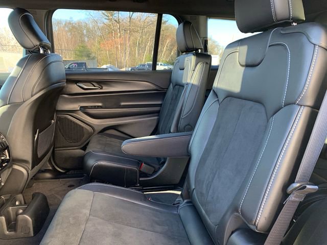 Used 2025 Jeep Grand Cherokee L Altitude image 19