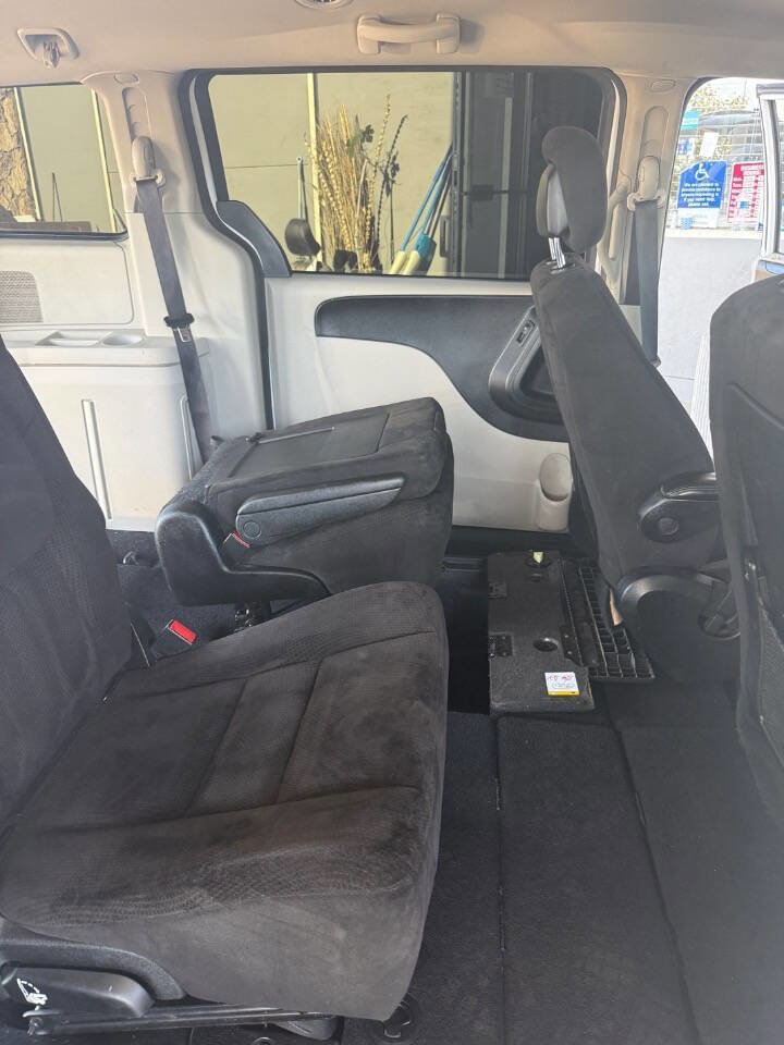 Used 2014 Dodge Grand Caravan SXT FWD image 15