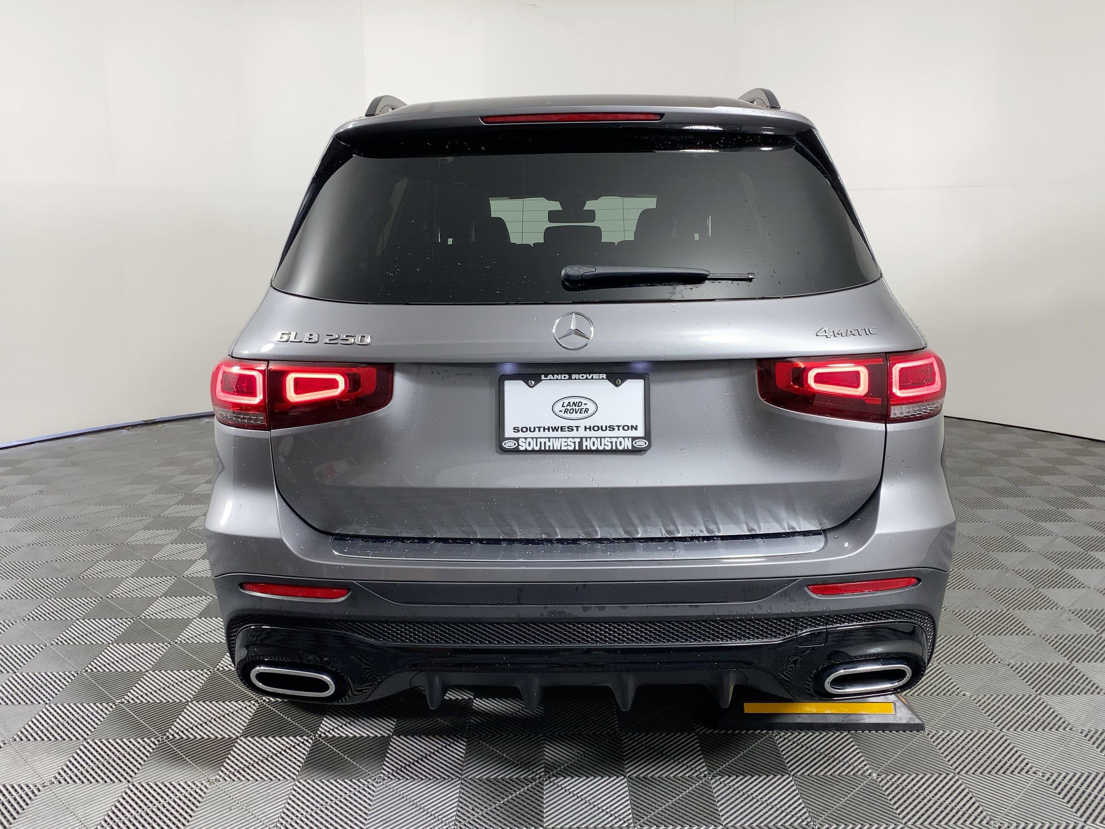 Used 2022 Mercedes-Benz GLB 250 4MATIC image 8