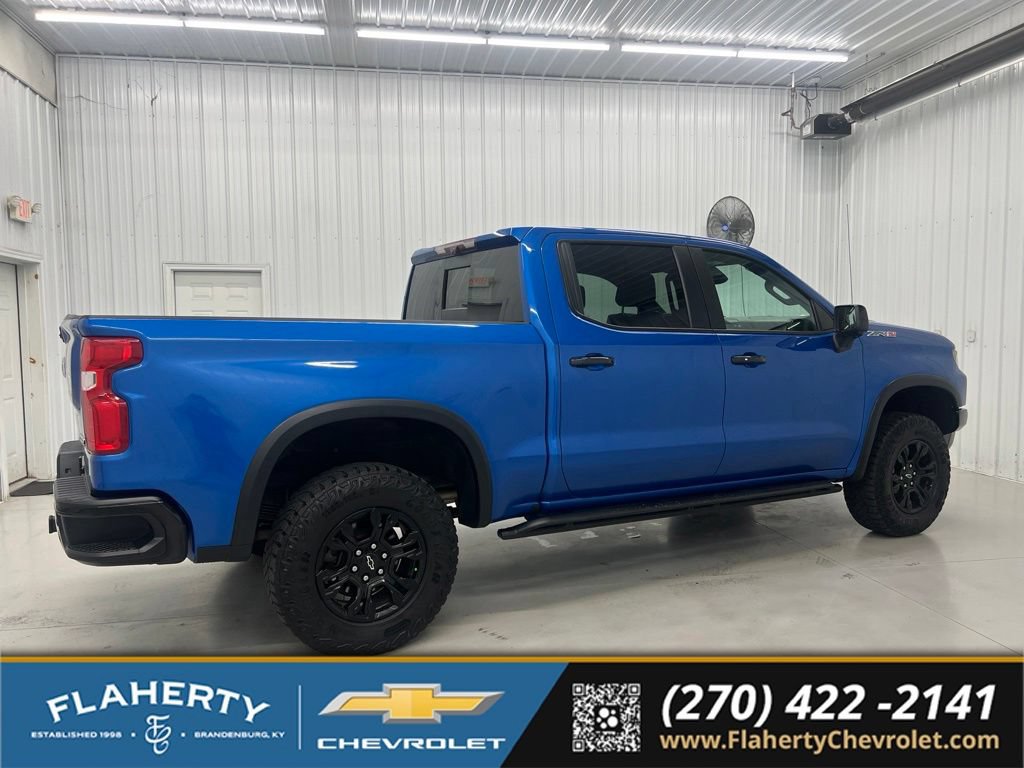 Used 2022 Chevrolet Silverado 1500 ZR2 w/ Technology Package AWD/4WD image 2