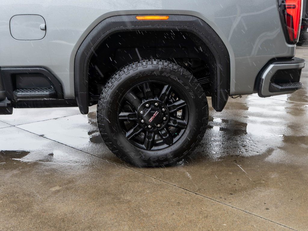 Used 2025 GMC Sierra 3500 AT4 w/ AT4 Premium Plus Package image 33