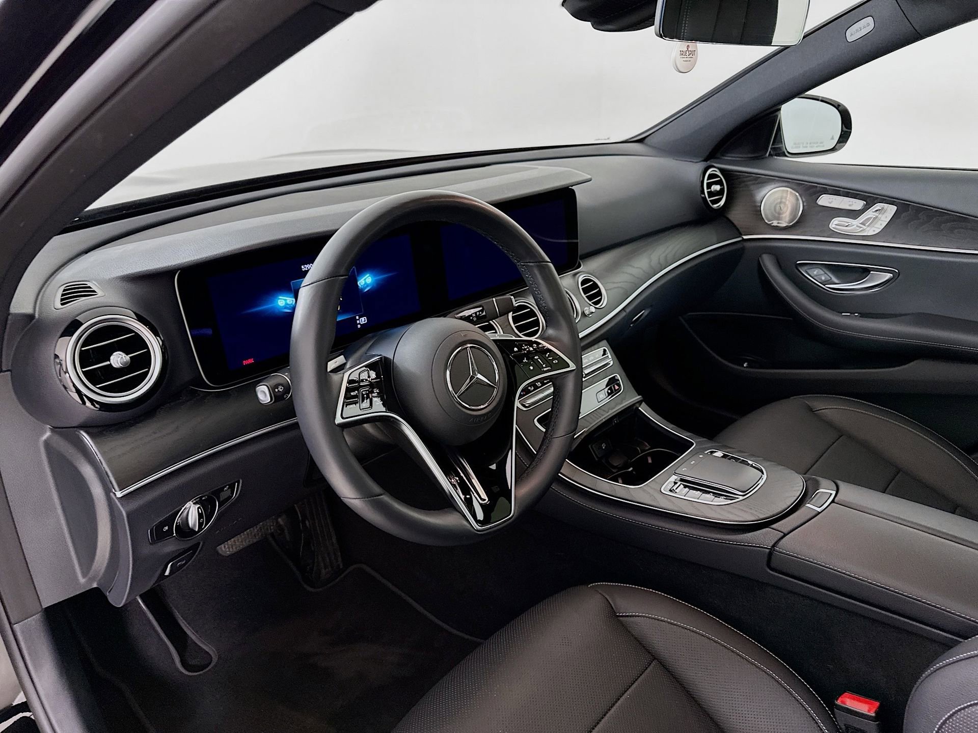 Certified 2023 Mercedes-Benz E 450 4MATIC Sedan image 10