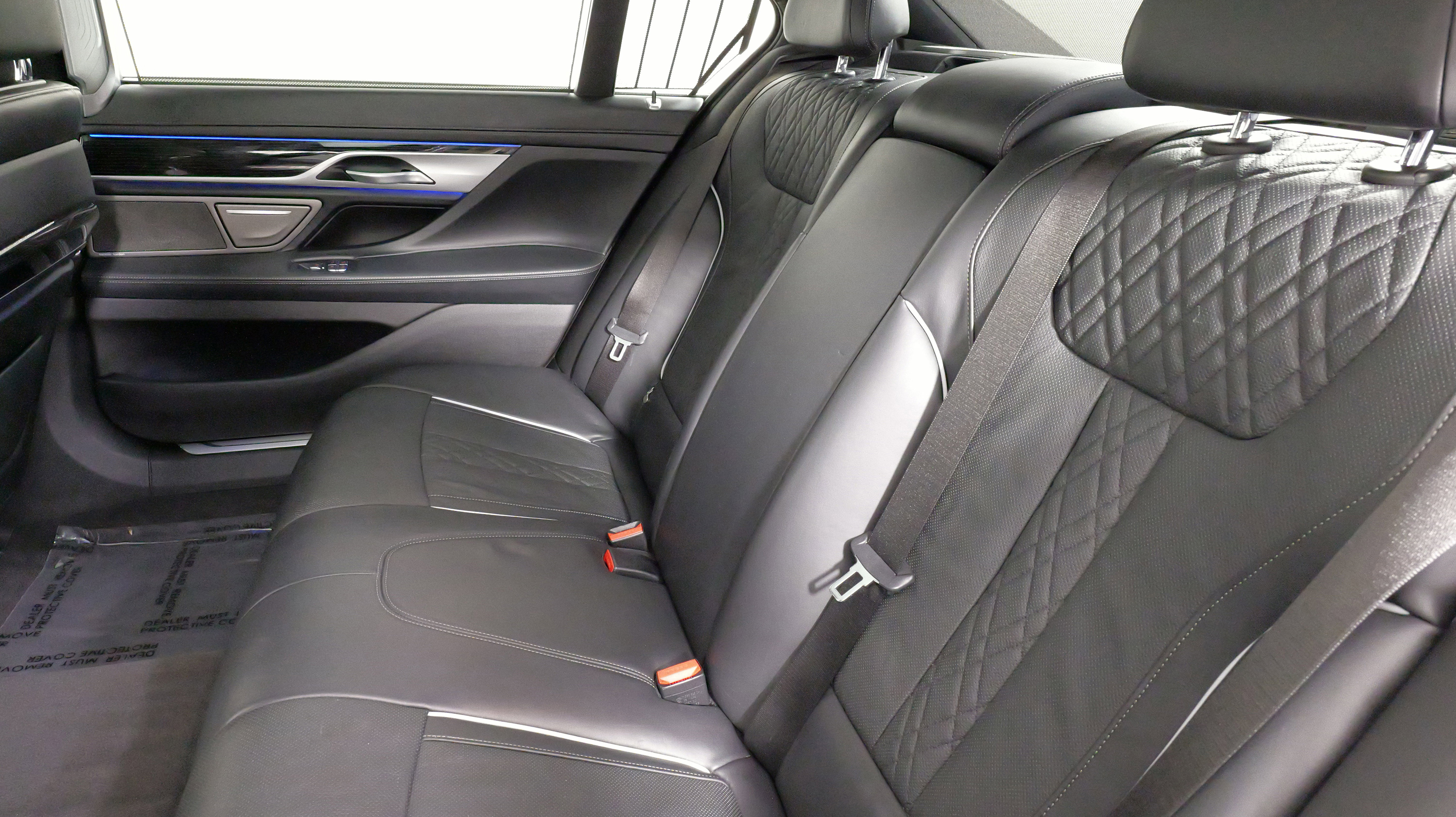 Used 2022 BMW 750i xDrive w/ Executive Package image 40