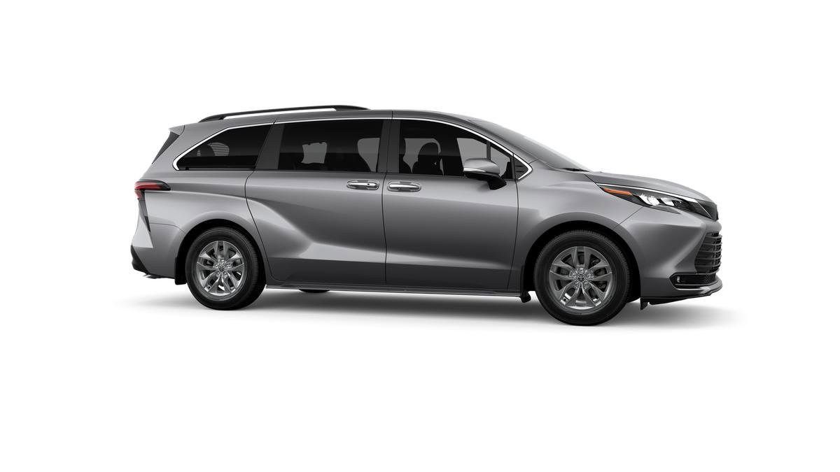 New 2026 Toyota Sienna XLE FWD image 13