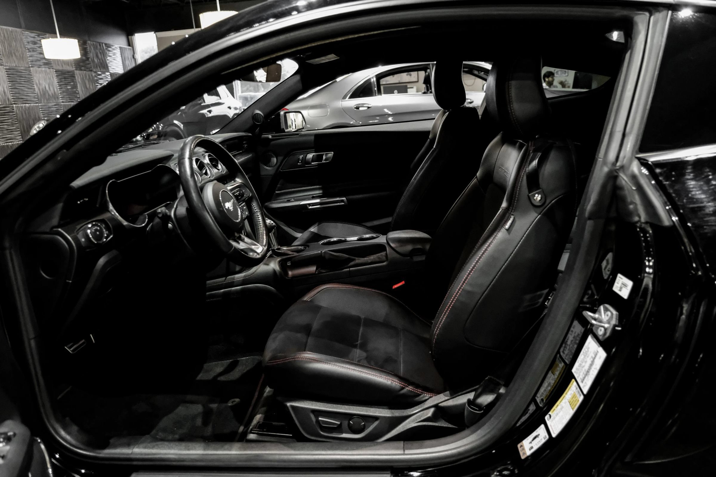 Used 2022 Ford Mustang GT Premium w/ Equipment Group 401A RWD image 25