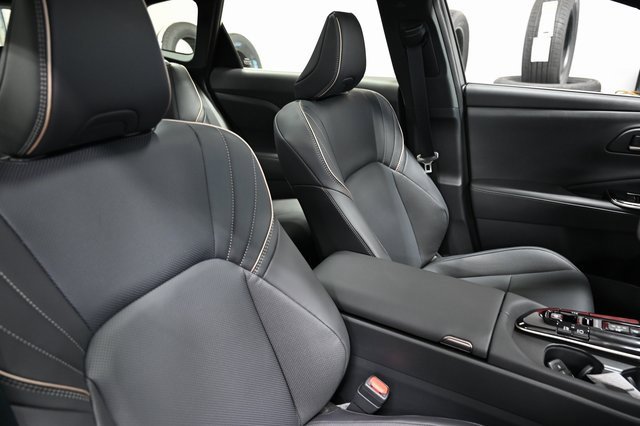 New 2025 Toyota Crown Signia image 9