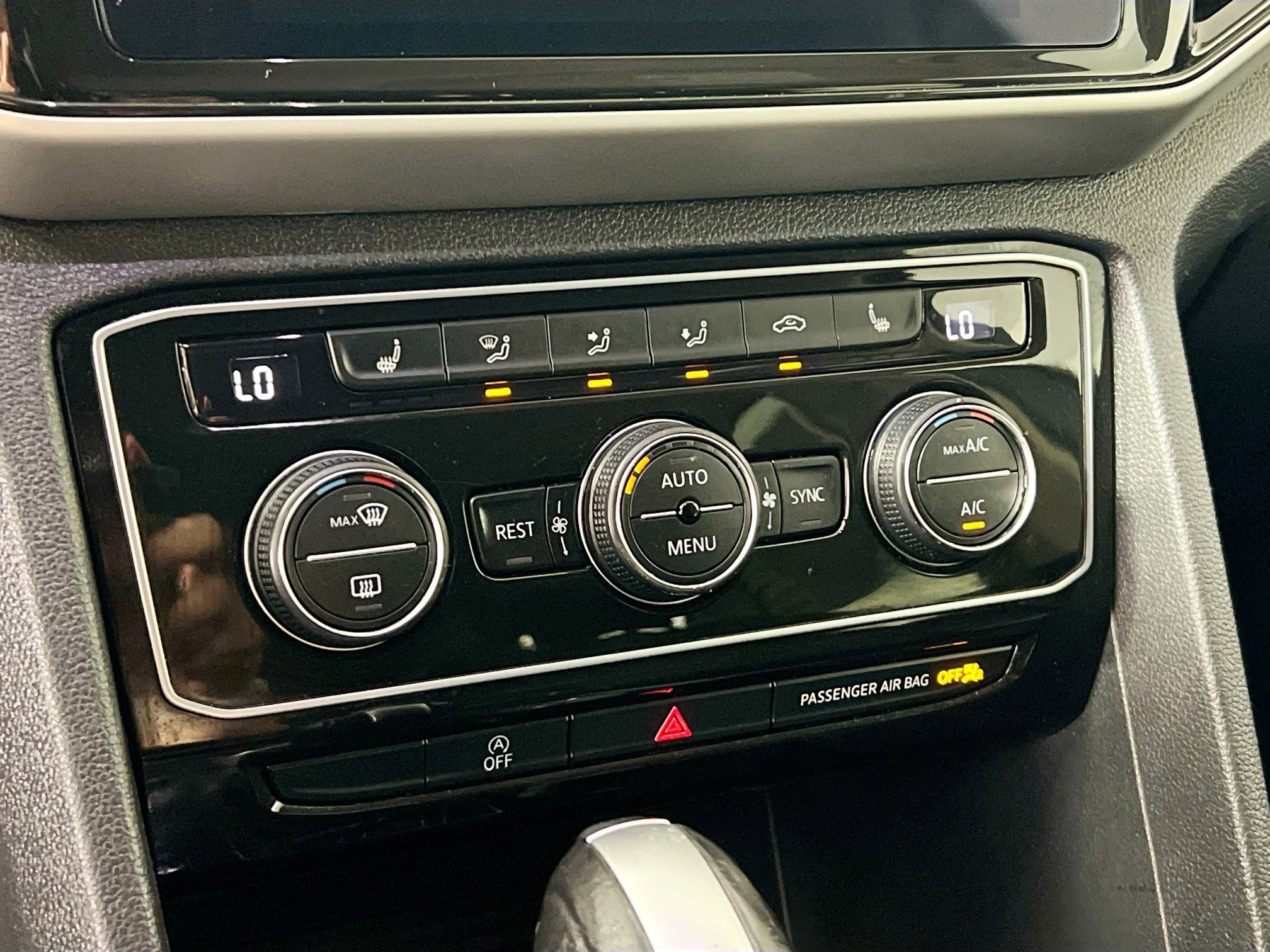 Used 2022 Volkswagen Atlas SE image 27