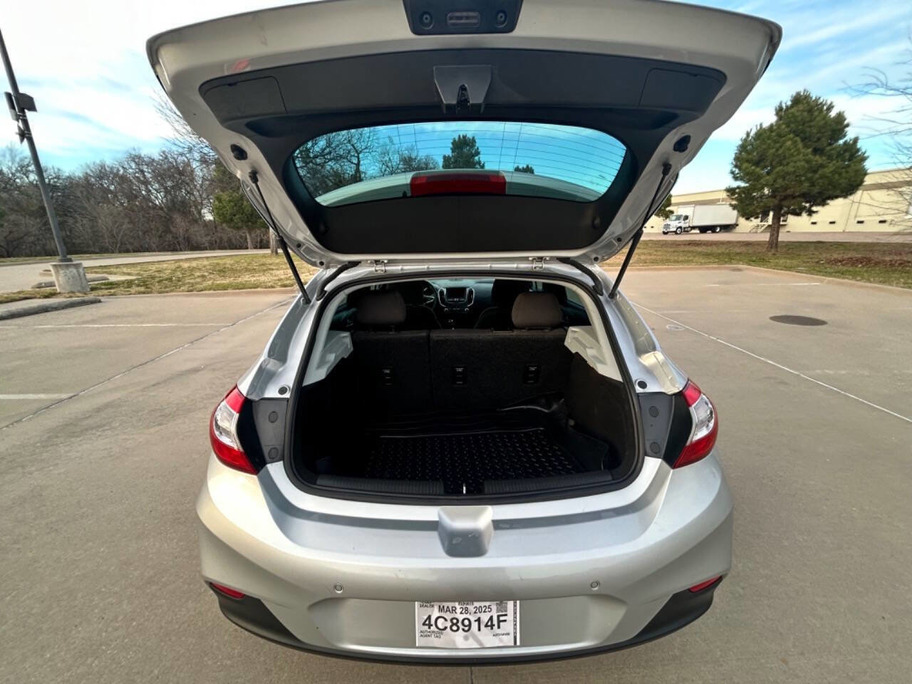 Used 2019 Chevrolet Cruze LT w/ Convenience Package image 10