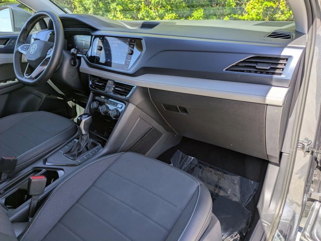 Used 2024 Volkswagen Taos SE image 32