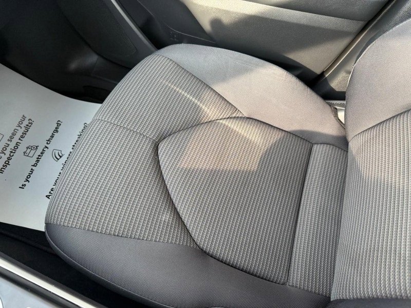 Used 2024 Toyota Highlander LE image 29