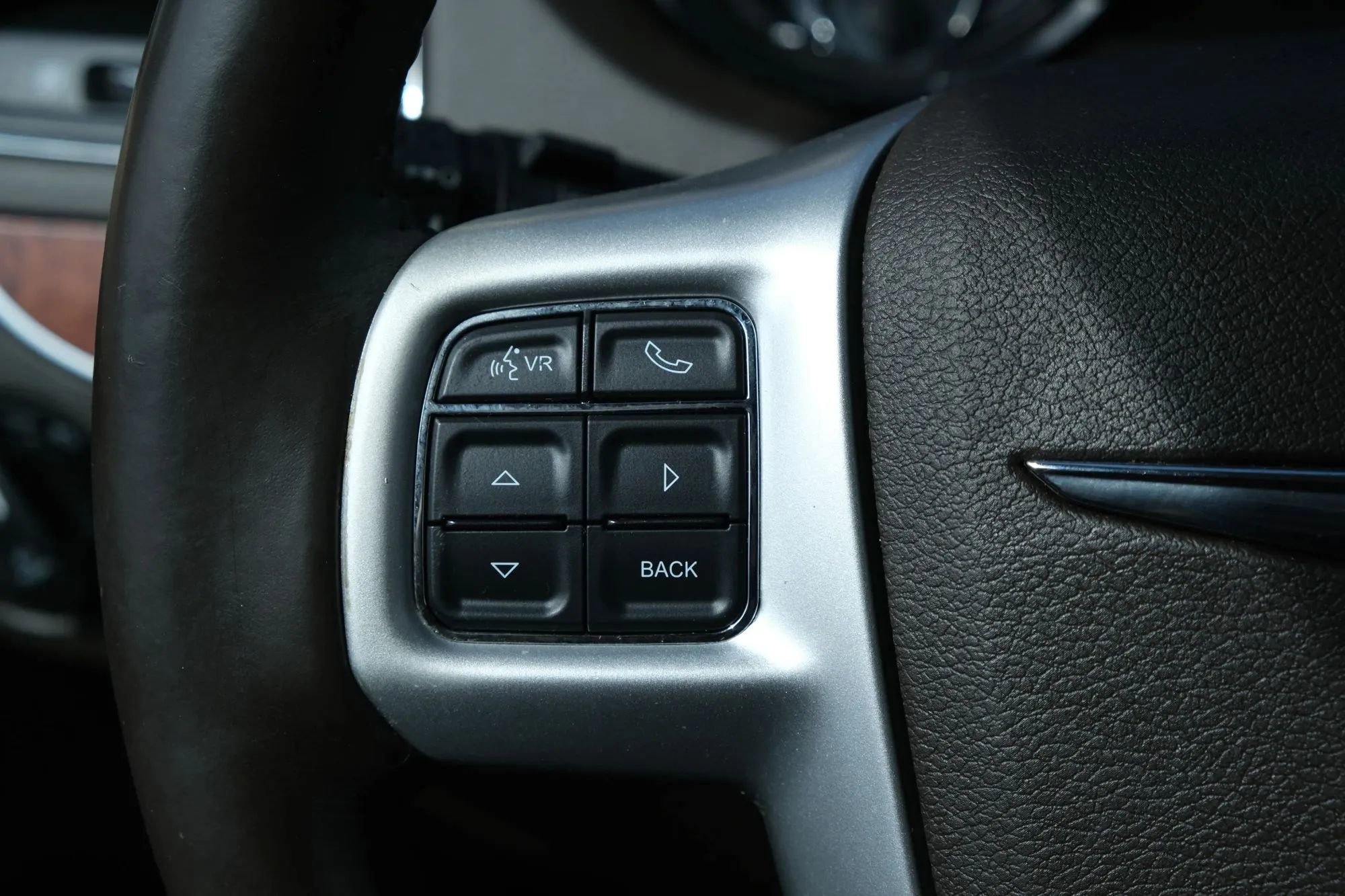 Used 2015 Chrysler Town & Country Touring image 36