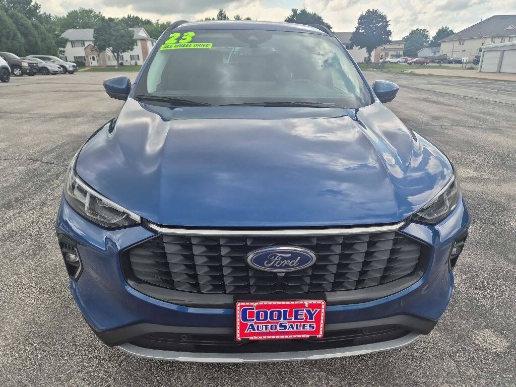 Used 2023 Ford Escape Platinum AWD/4WD image 4