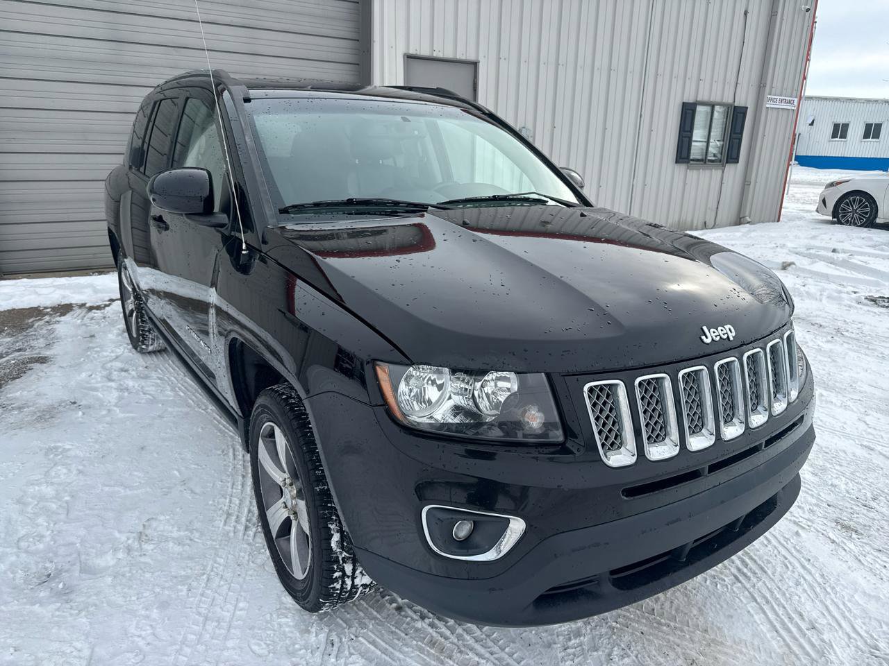 Used 2016 Jeep Compass High Altitude FWD image 3