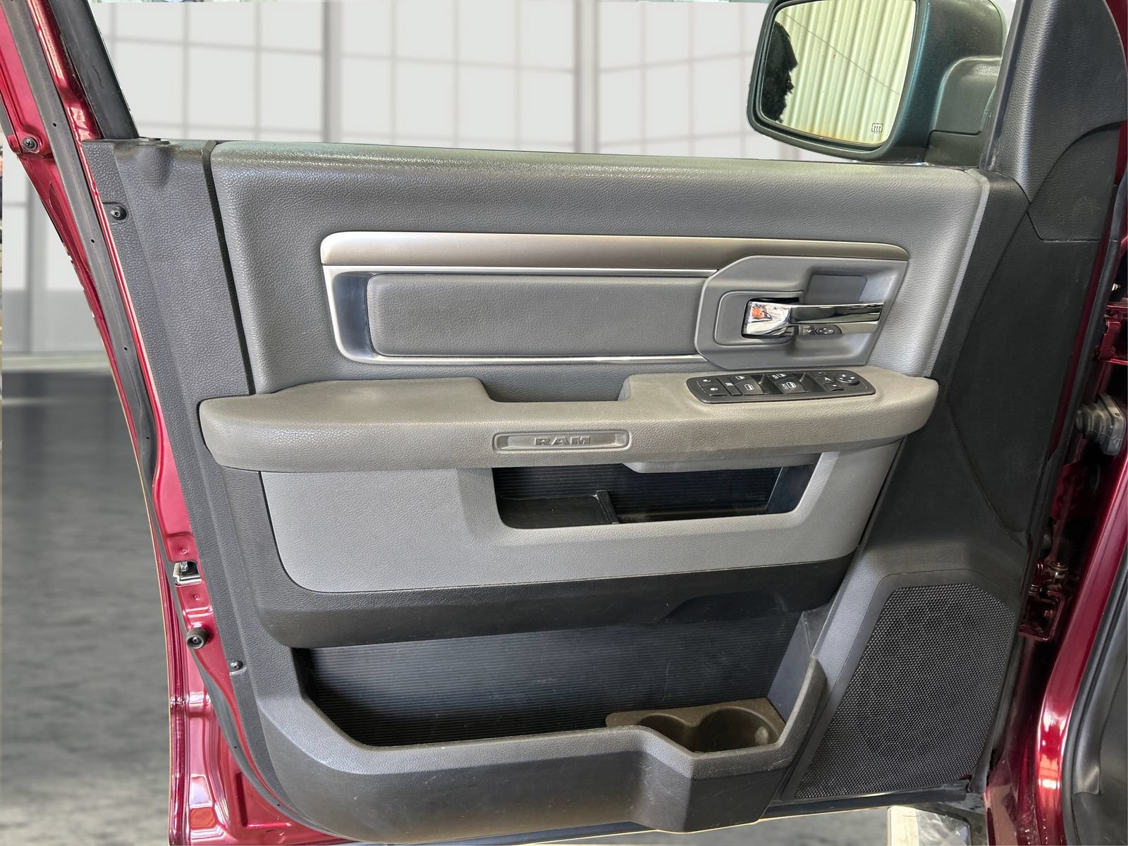 Used 2019 RAM 1500 Classic SLT w/ SLT Plus D←cor Group AWD/4WD image 19