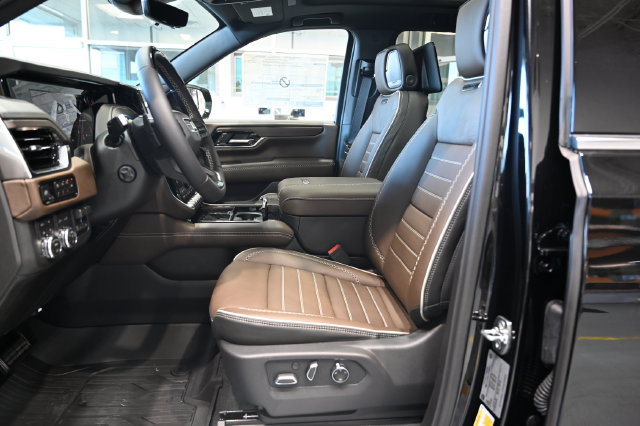 New 2026 GMC Yukon XL Denali Ultimate AWD/4WD image 12