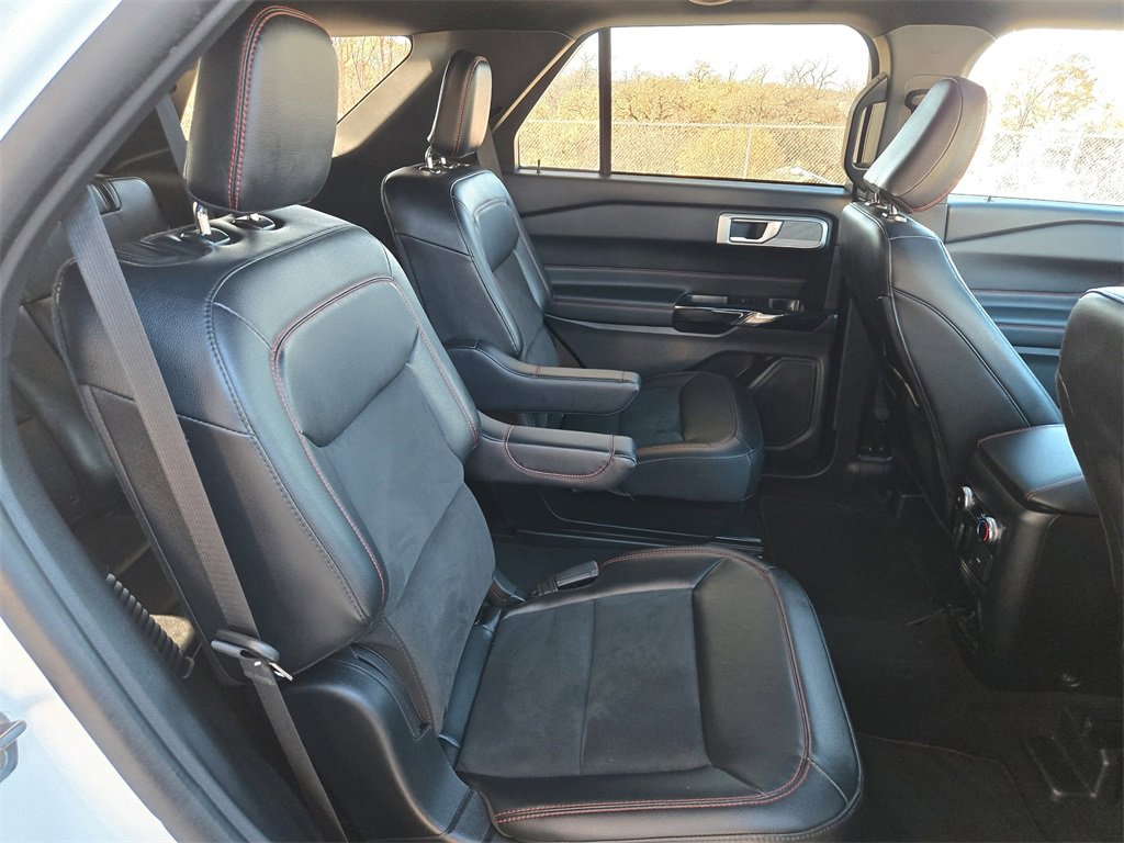 Used 2023 Ford Explorer ST-Line w/ Class IV Trailer Tow Package image 29