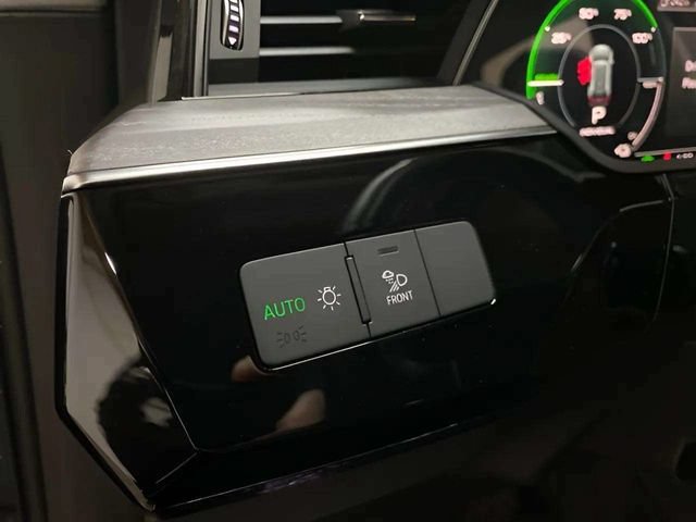 Used 2024 Audi Q8 e-tron Premium AWD/4WD image 32