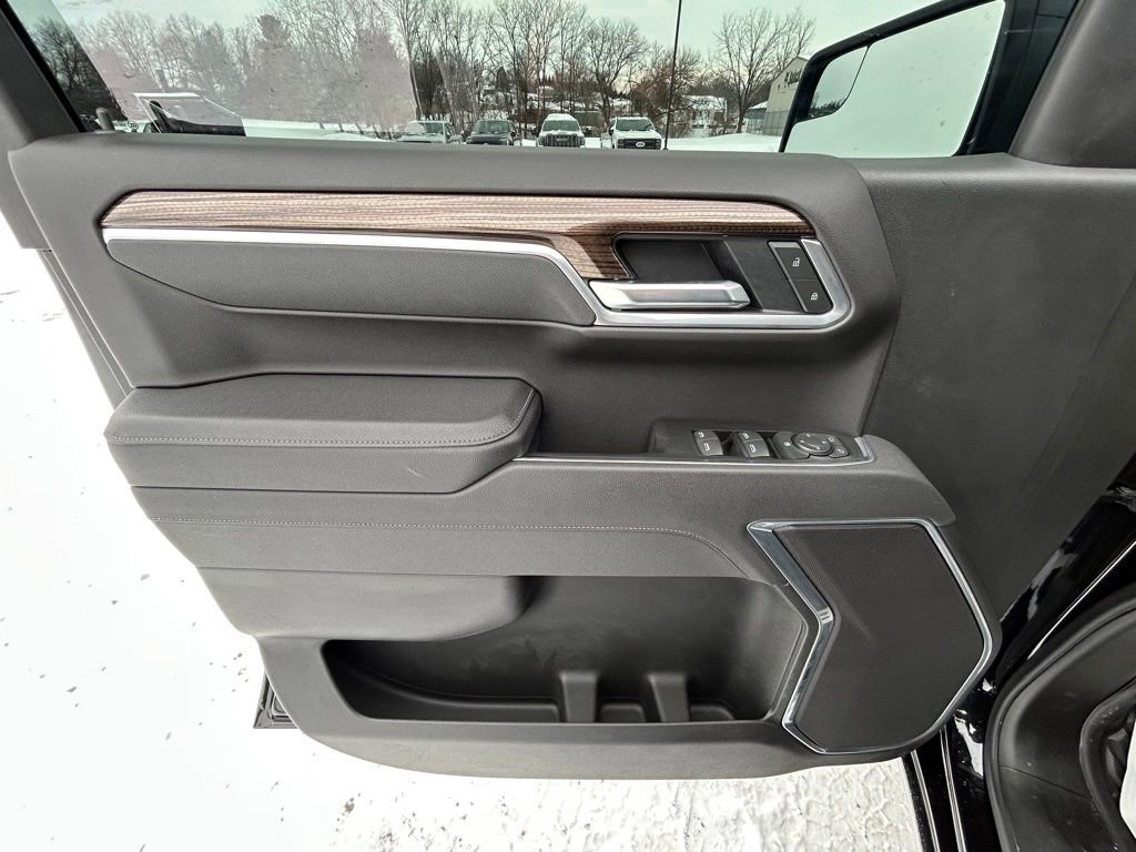 Used 2025 Chevrolet Silverado 1500 RST image 8