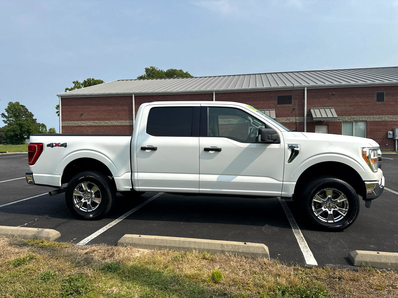 Used 2021 Ford F150 XLT w/ Equipment Group 301A Mid image 3