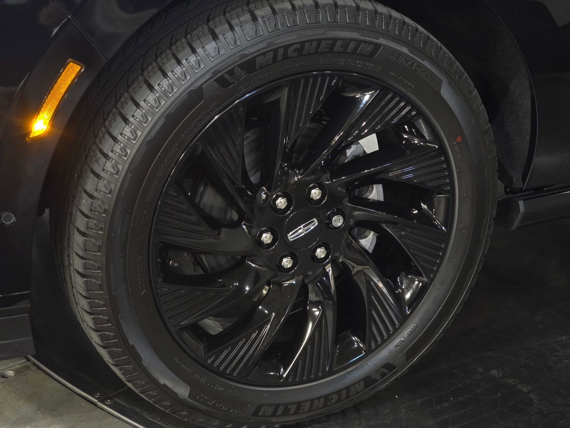 New 2025 Lincoln Navigator L Reserve w/ Jet Appearance Package image 13