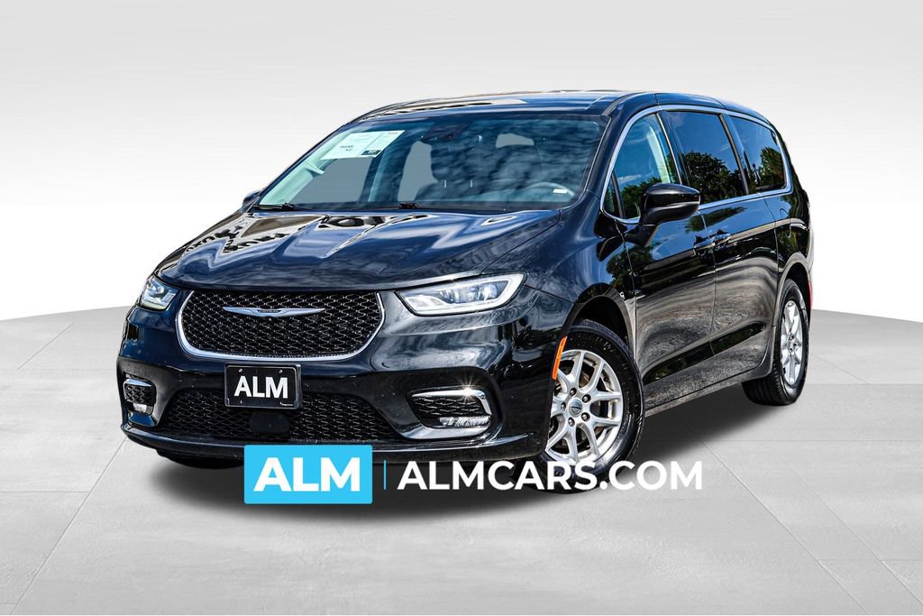 Used 2023 Chrysler Pacifica Touring-L