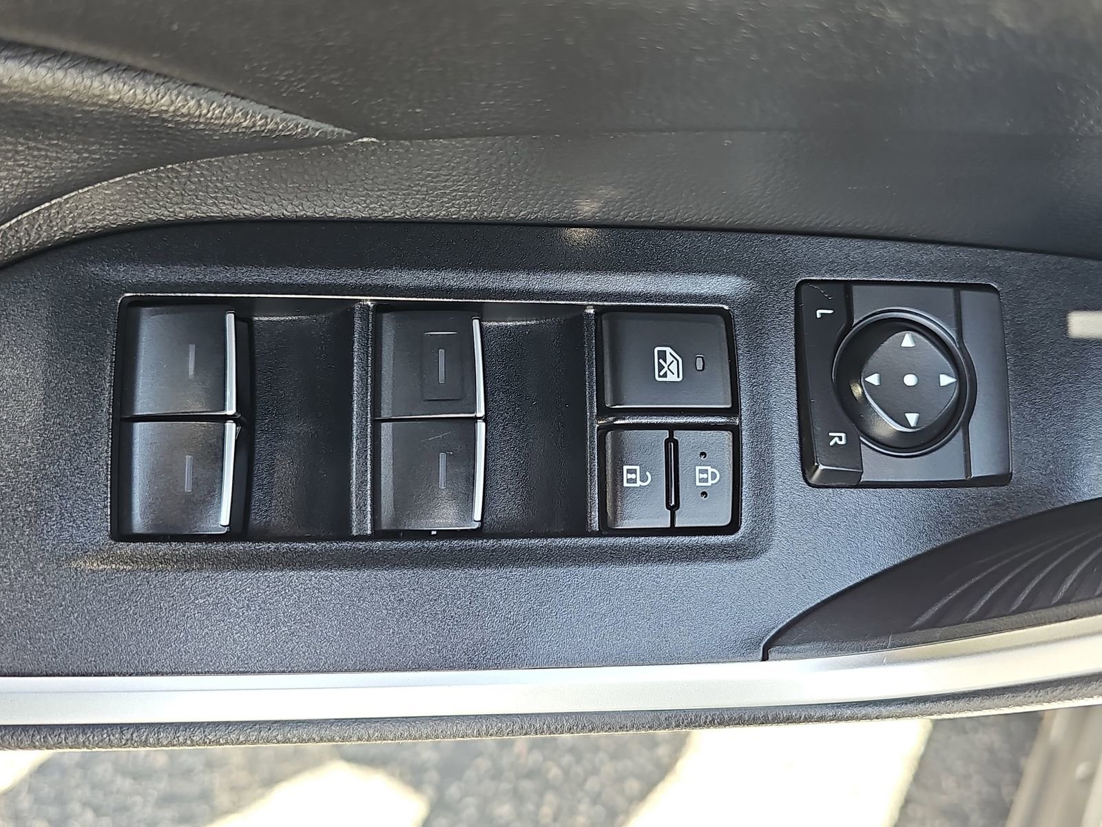 Used 2023 Toyota RAV4 XLE AWD/4WD image 26