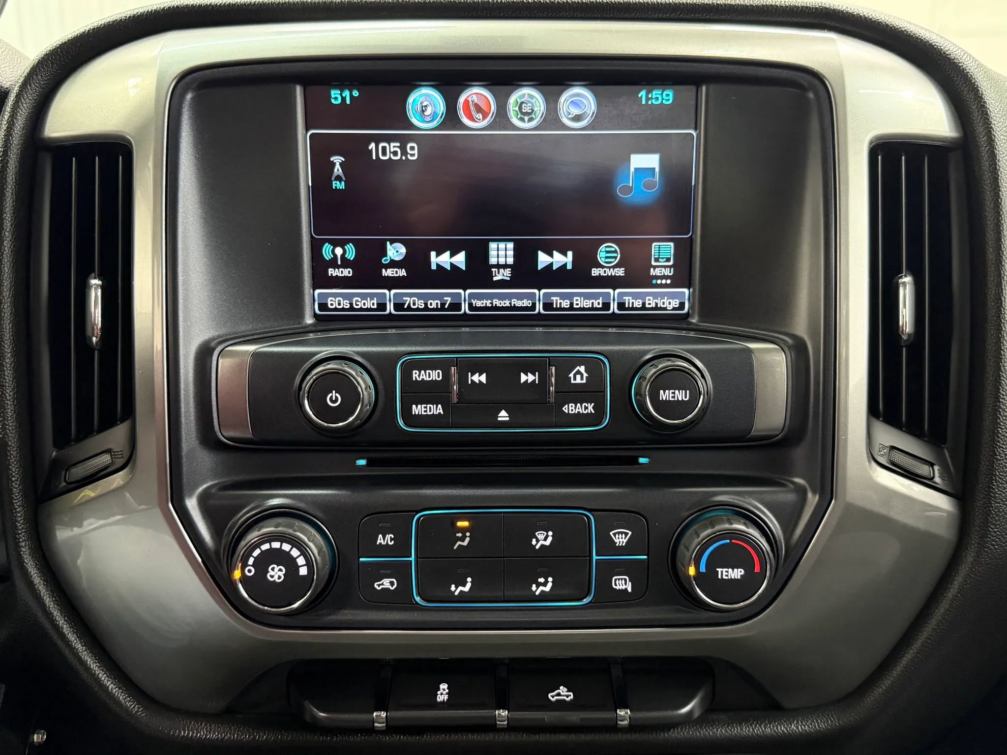 Used 2018 Chevrolet Silverado 2500 LT AWD/4WD image 21
