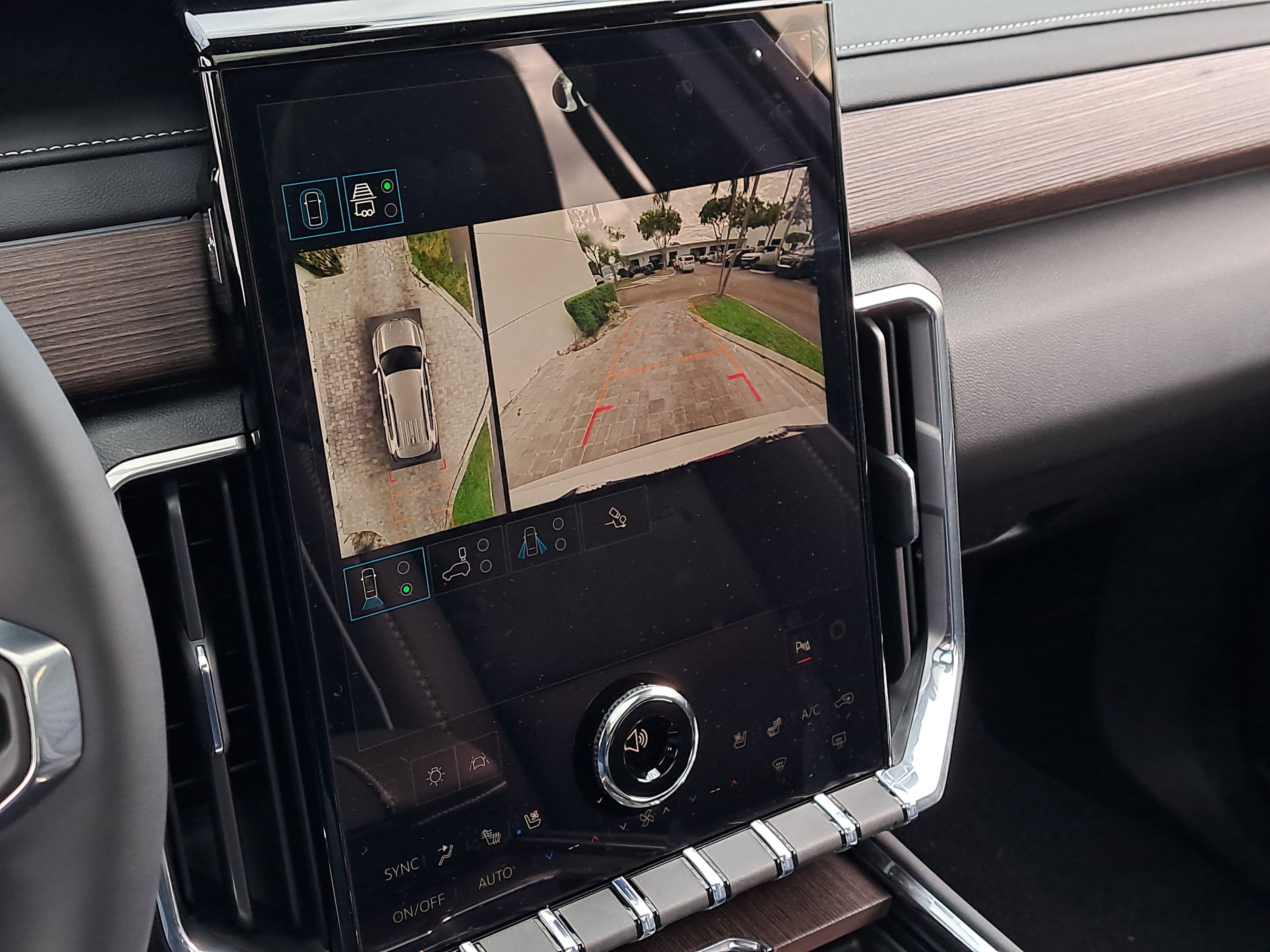 New 2026 GMC Acadia Denali w/ Super Cruise Package image 33