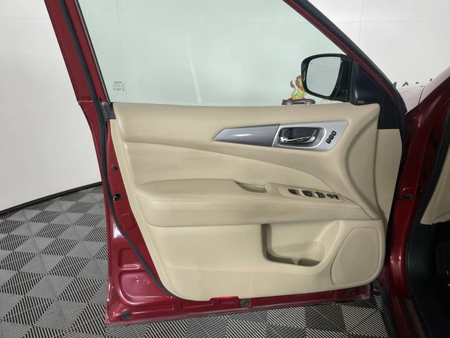 Used 2017 Nissan Pathfinder SL image 32