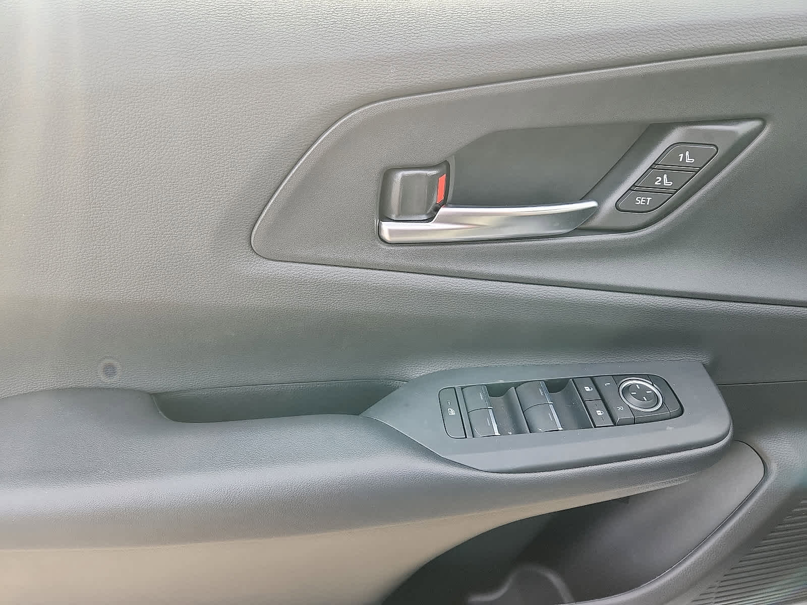 Used 2025 Toyota Prius Plug-In Hybrid w/ Limited Premium Package image 14