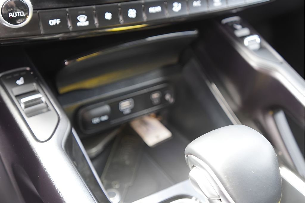Used 2025 Kia Telluride S image 27
