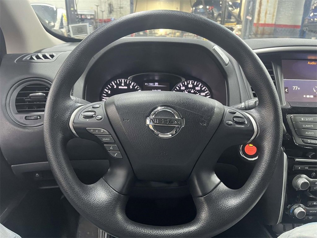 Used 2019 Nissan Pathfinder S image 24