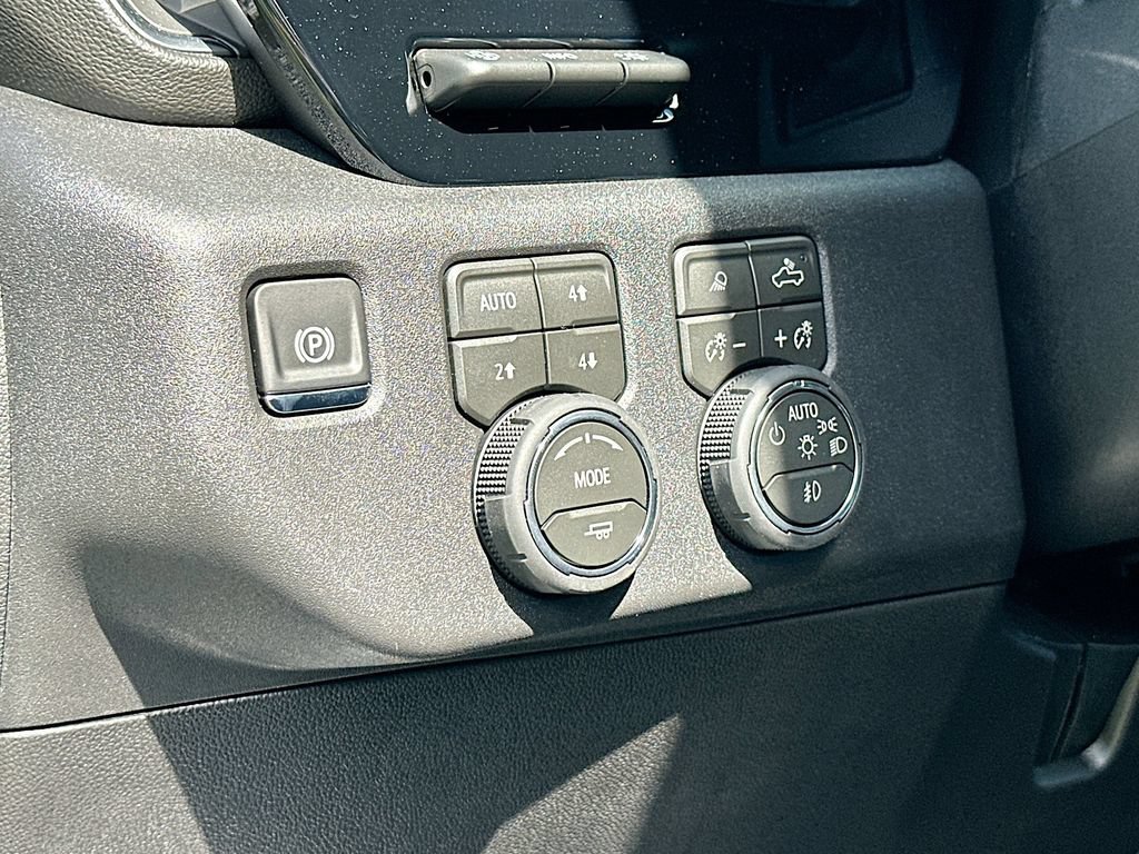 New 2026 Chevrolet Silverado 3500 LTZ w/ LTZ Convenience Package AWD/4WD image 10