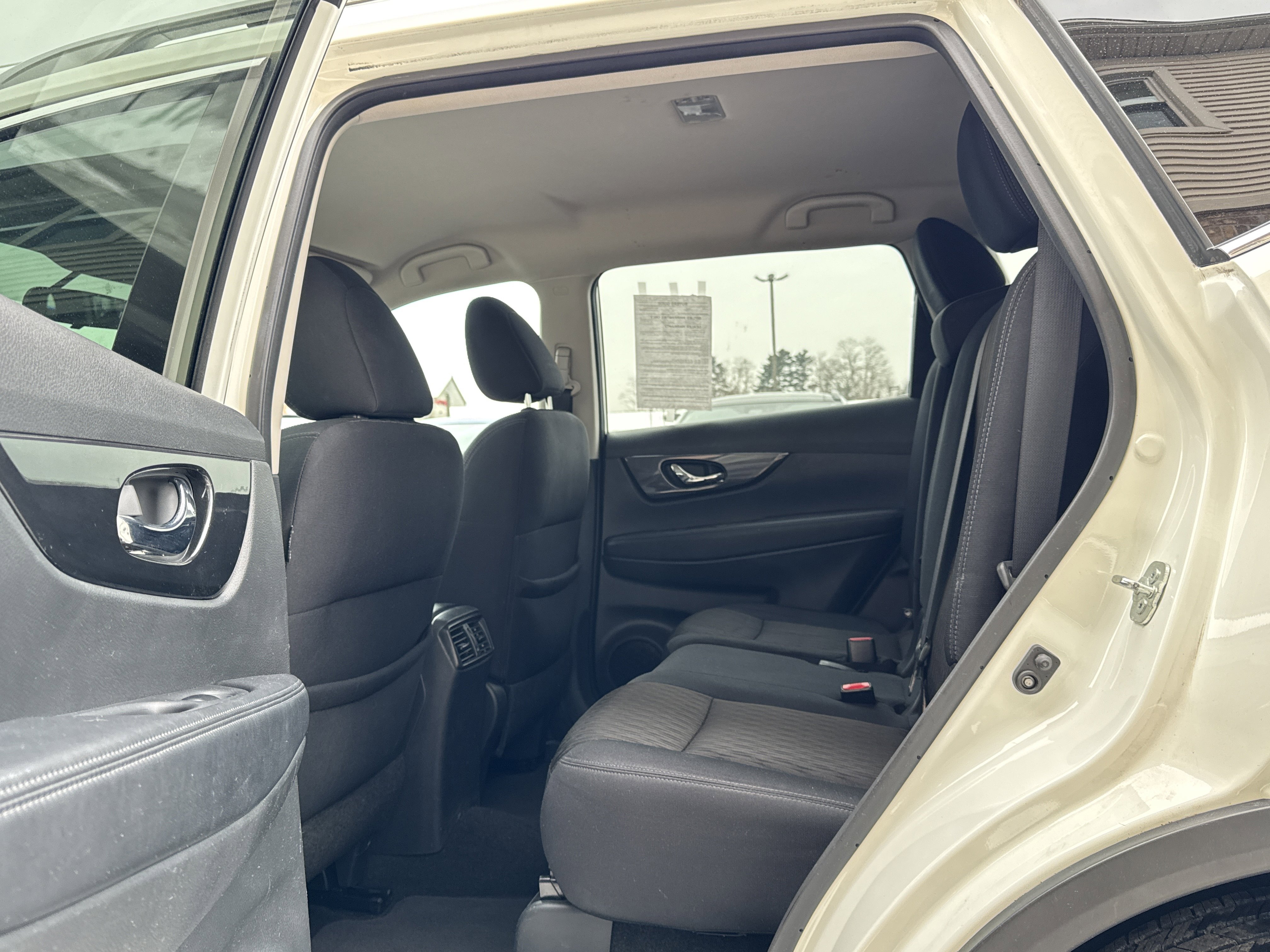 Used 2017 Nissan Rogue S w/ S Appearance Package image 10