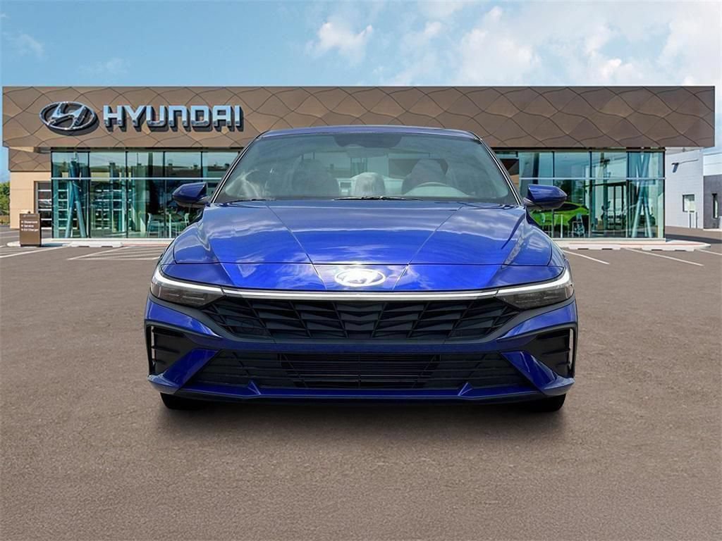 New 2025 Hyundai Elantra SE FWD image 12