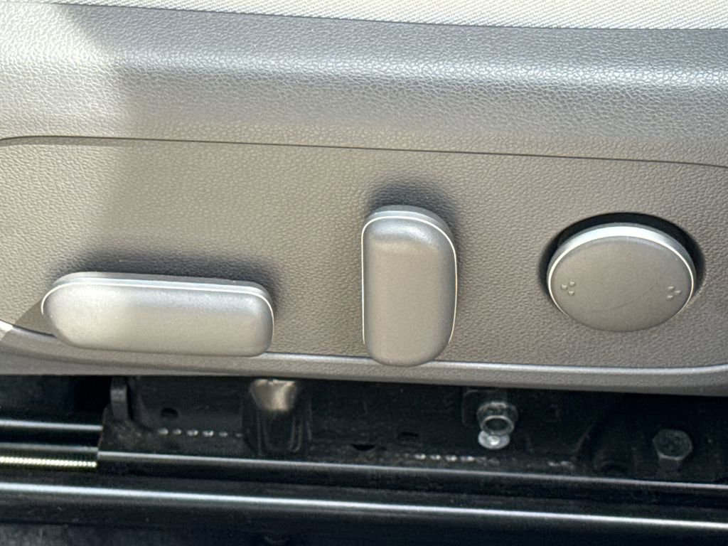 Used 2025 Hyundai Kona SEL image 19