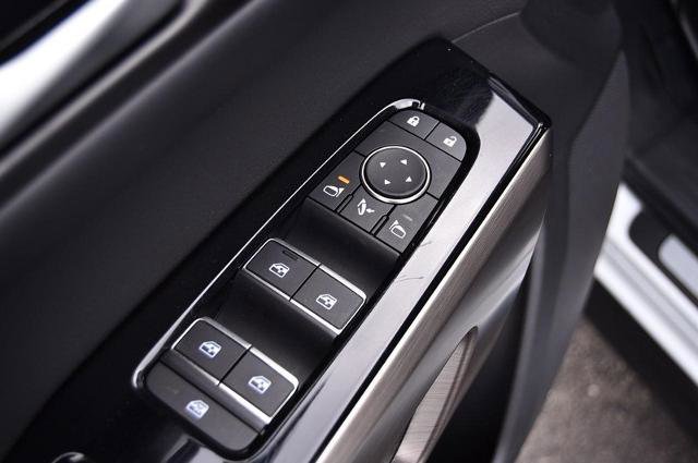 Certified 2025 Nissan Pathfinder Platinum image 9