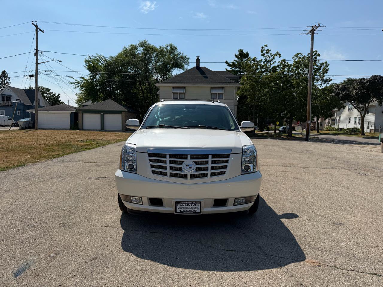 Used 2011 Cadillac Escalade EXT Luxury AWD/4WD image 2