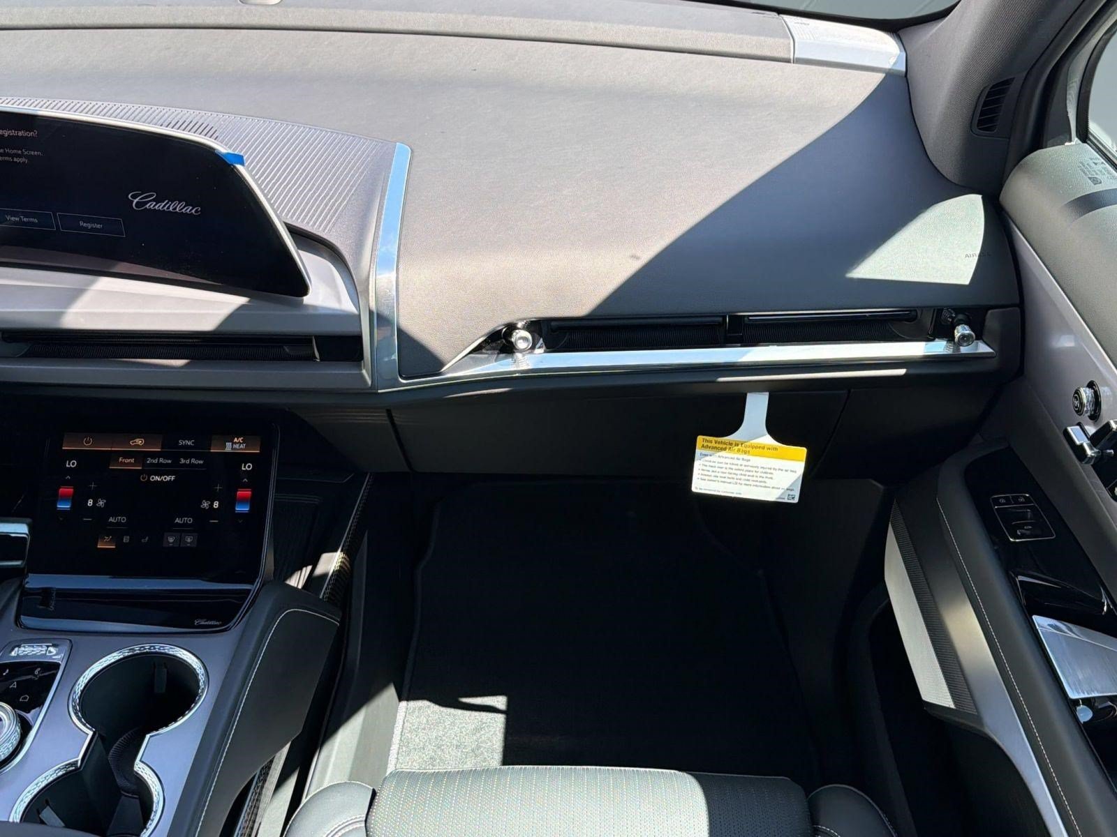 New 2027 Cadillac Vistiq Sport w/ LPO, Floor Liner Package AWD/4WD image 28