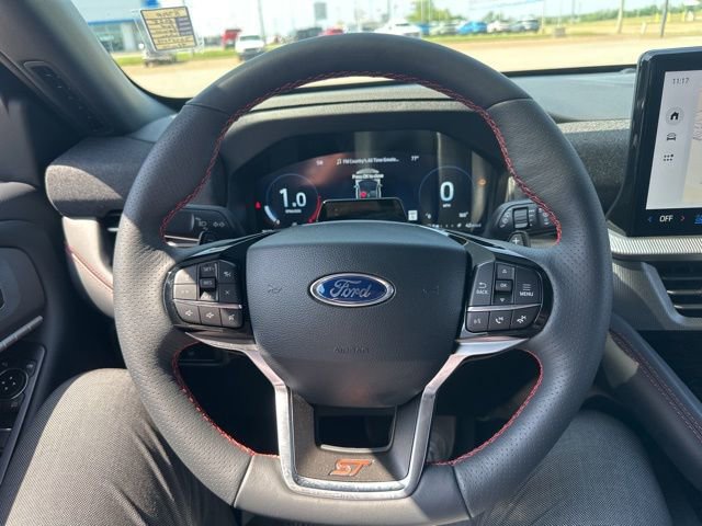 Used 2025 Ford Explorer ST image 40